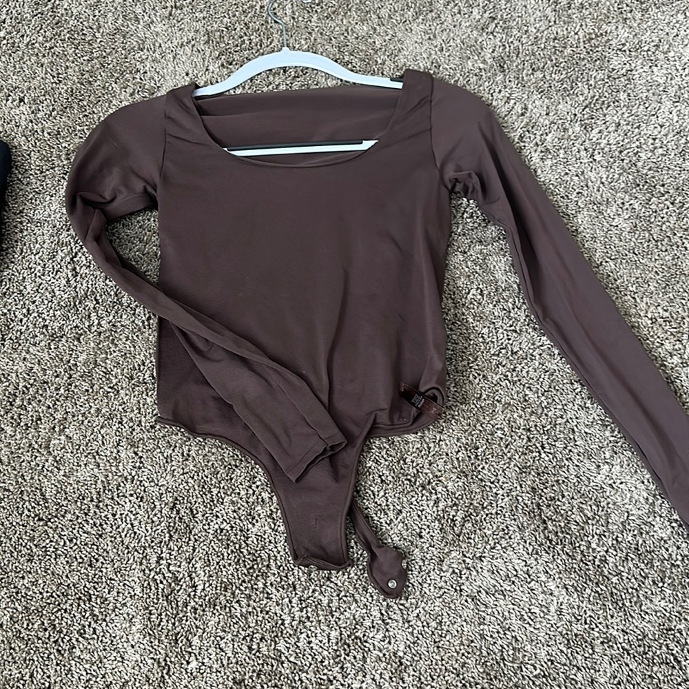 skims fits everybody scoop neck